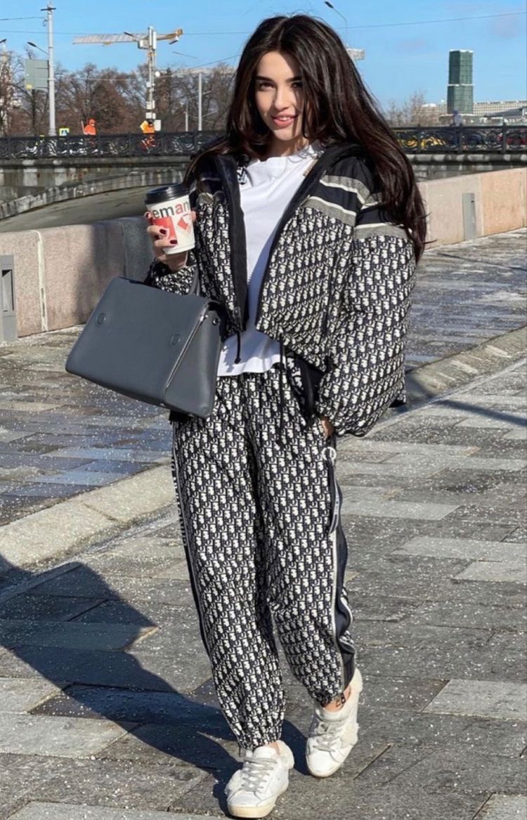 Estampas de monograma: o que são, origem e como usar com elegância