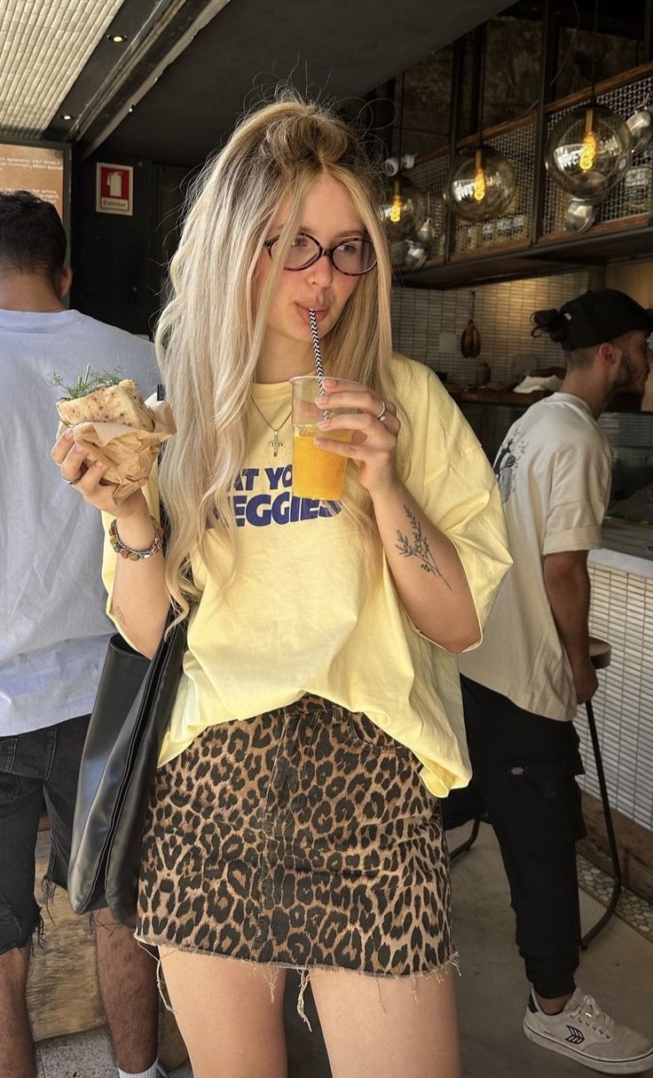 Tendência Animal Print: Dicas e Looks para Arrasar!