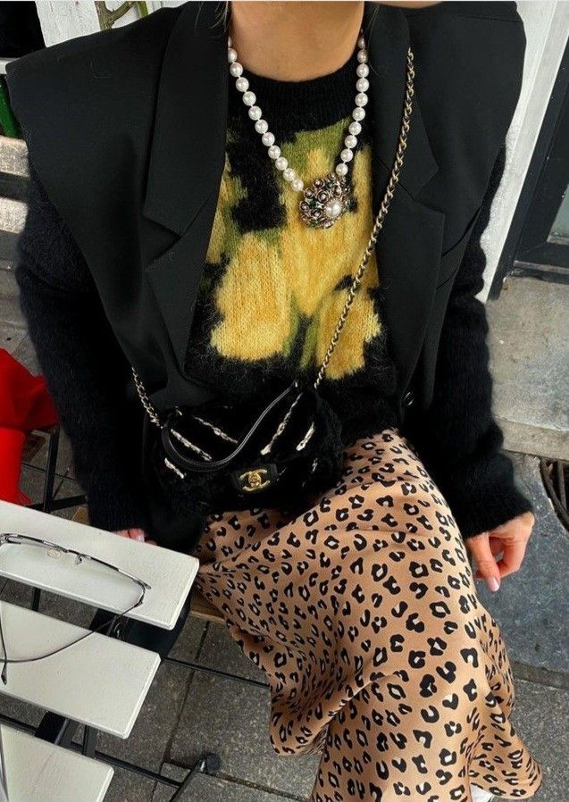 Dicas de Looks com Saias de Onça: Liberte seu Lado Selvagem com Estilo!