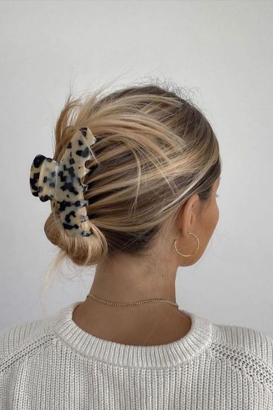 Arrase com Estilo: Como Usar Presilhas e Piranhas nos Looks e Penteados