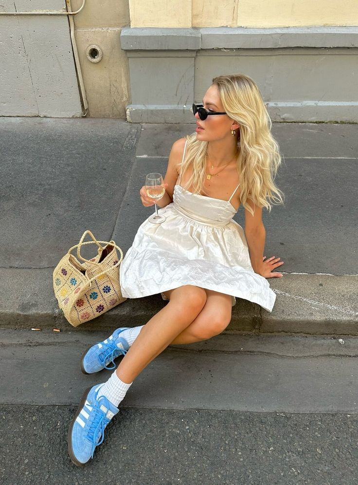 Looks com tênis Adidas coloridos