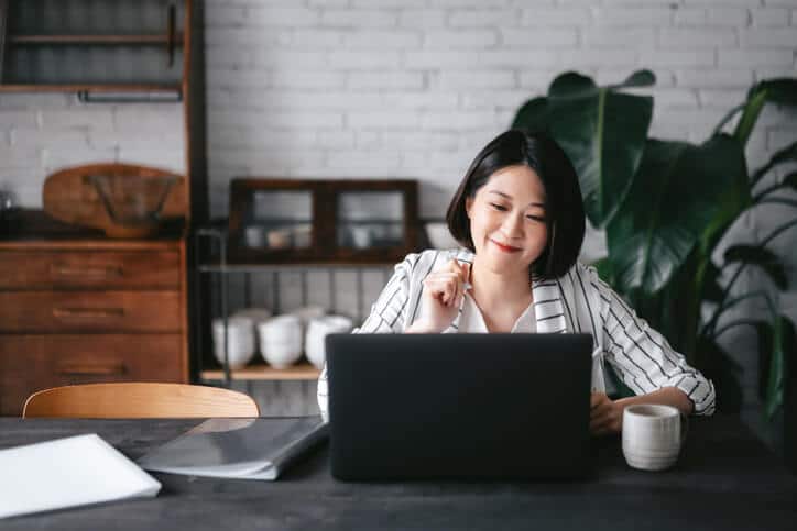 7 hábitos simples de mulheres altamente produtivas (que você pode começar hoje)